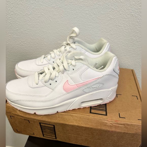 New Nike Air Max 90 Youth 6 or Women’s 7.5 - Picture 2 of 6